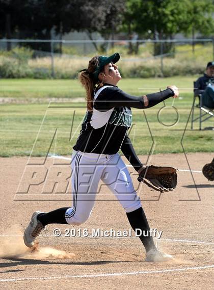 Thumbnail 3 in Dinuba vs. Tehachapi photogallery.