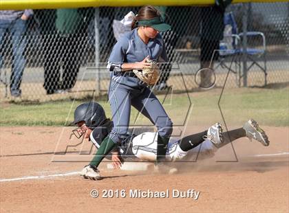 Thumbnail 3 in Dinuba vs. Tehachapi photogallery.