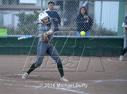 Thumbnail 2 in Dinuba vs. Tehachapi photogallery.