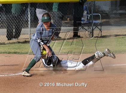 Thumbnail 1 in Dinuba vs. Tehachapi photogallery.