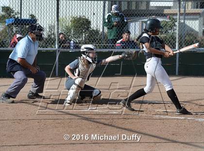 Thumbnail 1 in Dinuba vs. Tehachapi photogallery.