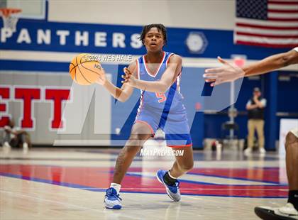 Thumbnail 3 in Power Center Academy vs Parkview (Memphis Hoopfest) photogallery.