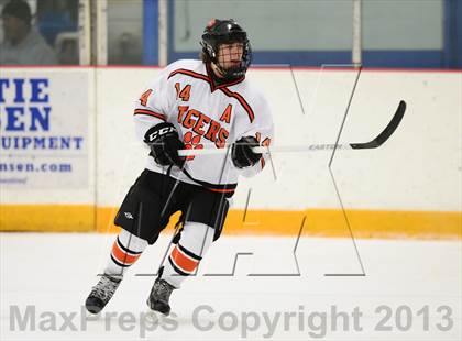 Thumbnail 1 in Glastonbury vs. Ridgefield (West Haven Christmas Tournament) photogallery.