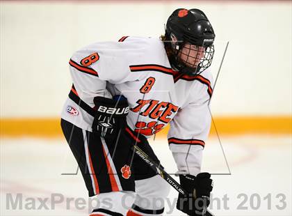 Thumbnail 1 in Glastonbury vs. Ridgefield (West Haven Christmas Tournament) photogallery.