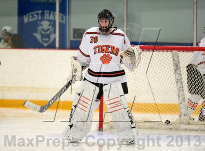 Thumbnail 1 in Glastonbury vs. Ridgefield (West Haven Christmas Tournament) photogallery.