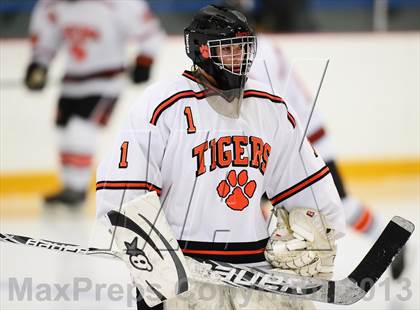 Thumbnail 1 in Glastonbury vs. Ridgefield (West Haven Christmas Tournament) photogallery.