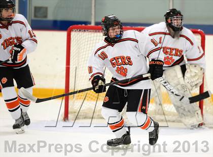 Thumbnail 1 in Glastonbury vs. Ridgefield (West Haven Christmas Tournament) photogallery.