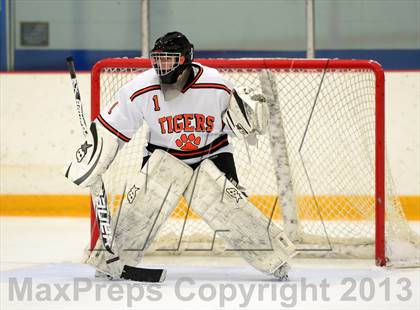 Thumbnail 3 in Glastonbury vs. Ridgefield (West Haven Christmas Tournament) photogallery.