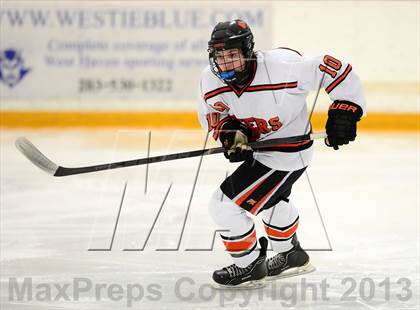 Thumbnail 1 in Glastonbury vs. Ridgefield (West Haven Christmas Tournament) photogallery.