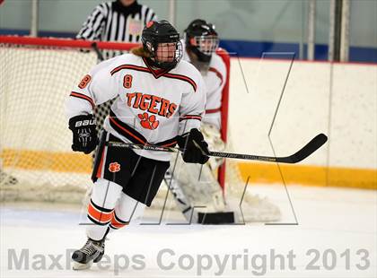 Thumbnail 3 in Glastonbury vs. Ridgefield (West Haven Christmas Tournament) photogallery.
