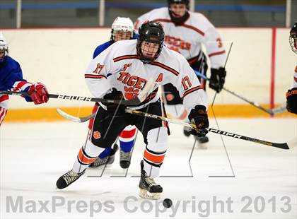 Thumbnail 2 in Glastonbury vs. Ridgefield (West Haven Christmas Tournament) photogallery.