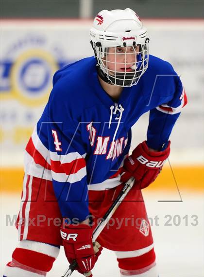 Thumbnail 3 in Glastonbury vs. Ridgefield (West Haven Christmas Tournament) photogallery.