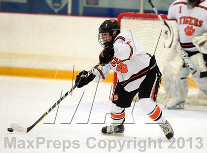 Thumbnail 2 in Glastonbury vs. Ridgefield (West Haven Christmas Tournament) photogallery.