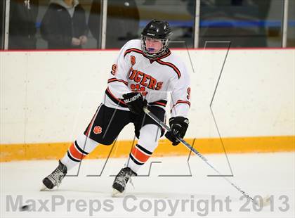 Thumbnail 3 in Glastonbury vs. Ridgefield (West Haven Christmas Tournament) photogallery.