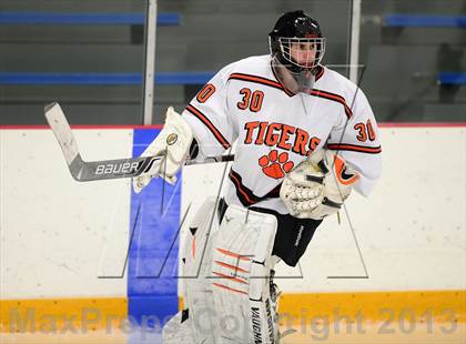 Thumbnail 3 in Glastonbury vs. Ridgefield (West Haven Christmas Tournament) photogallery.