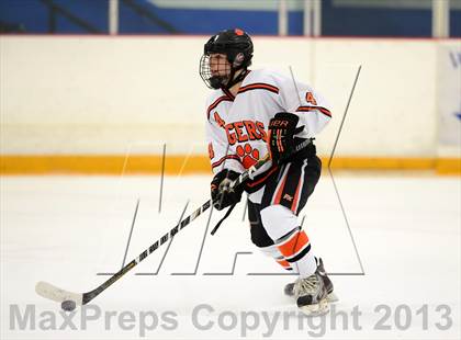Thumbnail 1 in Glastonbury vs. Ridgefield (West Haven Christmas Tournament) photogallery.