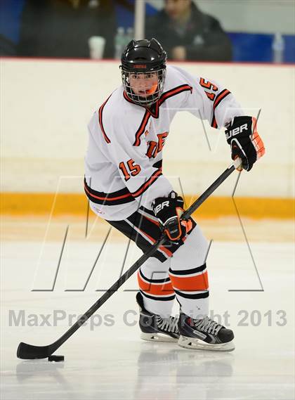 Thumbnail 1 in Glastonbury vs. Ridgefield (West Haven Christmas Tournament) photogallery.