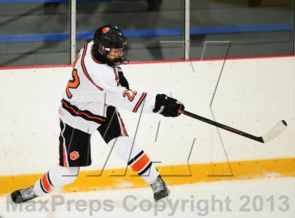Thumbnail 1 in Glastonbury vs. Ridgefield (West Haven Christmas Tournament) photogallery.