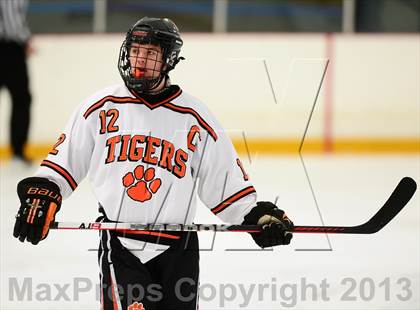 Thumbnail 1 in Glastonbury vs. Ridgefield (West Haven Christmas Tournament) photogallery.