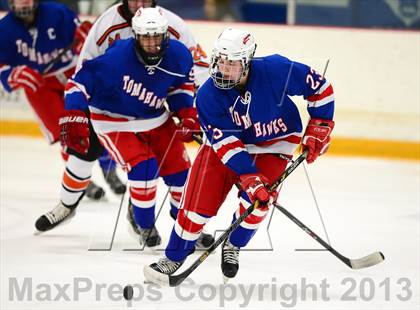 Thumbnail 1 in Glastonbury vs. Ridgefield (West Haven Christmas Tournament) photogallery.