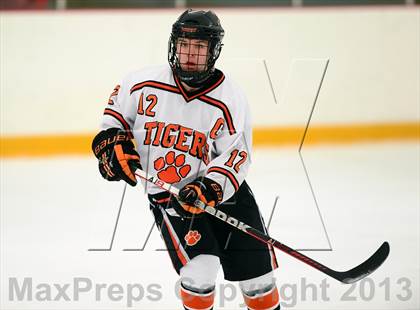 Thumbnail 1 in Glastonbury vs. Ridgefield (West Haven Christmas Tournament) photogallery.