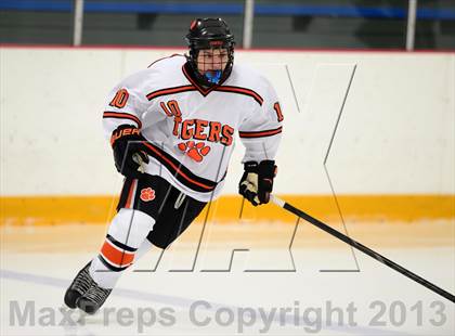 Thumbnail 2 in Glastonbury vs. Ridgefield (West Haven Christmas Tournament) photogallery.