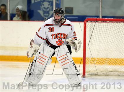 Thumbnail 3 in Glastonbury vs. Ridgefield (West Haven Christmas Tournament) photogallery.