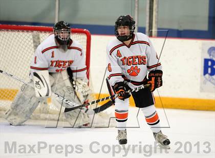 Thumbnail 2 in Glastonbury vs. Ridgefield (West Haven Christmas Tournament) photogallery.