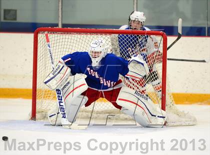 Thumbnail 3 in Glastonbury vs. Ridgefield (West Haven Christmas Tournament) photogallery.