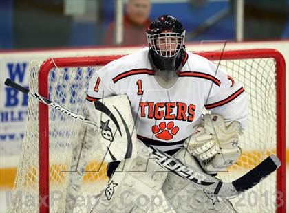 Thumbnail 2 in Glastonbury vs. Ridgefield (West Haven Christmas Tournament) photogallery.
