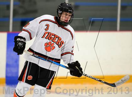 Thumbnail 3 in Glastonbury vs. Ridgefield (West Haven Christmas Tournament) photogallery.