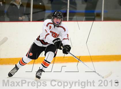 Thumbnail 1 in Glastonbury vs. Ridgefield (West Haven Christmas Tournament) photogallery.