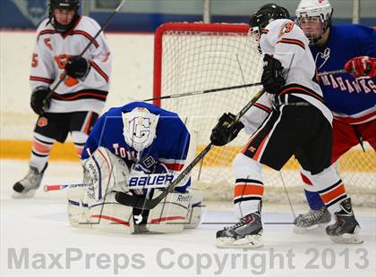 Thumbnail 3 in Glastonbury vs. Ridgefield (West Haven Christmas Tournament) photogallery.