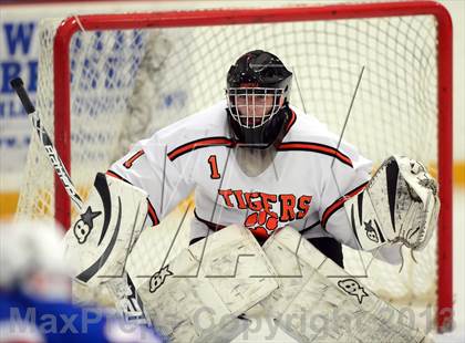 Thumbnail 2 in Glastonbury vs. Ridgefield (West Haven Christmas Tournament) photogallery.
