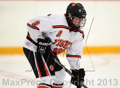 Thumbnail 2 in Glastonbury vs. Ridgefield (West Haven Christmas Tournament) photogallery.