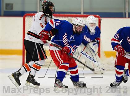 Thumbnail 2 in Glastonbury vs. Ridgefield (West Haven Christmas Tournament) photogallery.