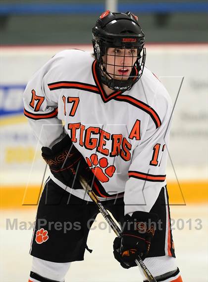 Thumbnail 2 in Glastonbury vs. Ridgefield (West Haven Christmas Tournament) photogallery.