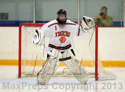 Thumbnail 2 in Glastonbury vs. Ridgefield (West Haven Christmas Tournament) photogallery.