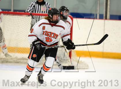 Thumbnail 1 in Glastonbury vs. Ridgefield (West Haven Christmas Tournament) photogallery.