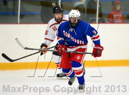 Thumbnail 3 in Glastonbury vs. Ridgefield (West Haven Christmas Tournament) photogallery.