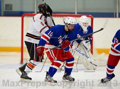 Thumbnail 3 in Glastonbury vs. Ridgefield (West Haven Christmas Tournament) photogallery.
