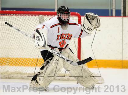 Thumbnail 2 in Glastonbury vs. Ridgefield (West Haven Christmas Tournament) photogallery.