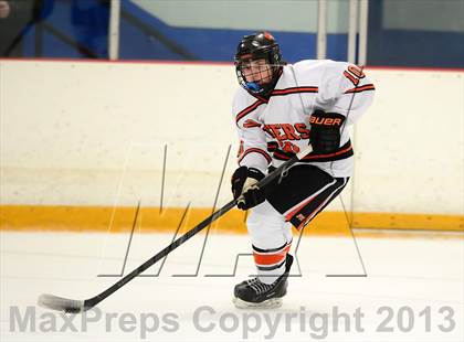 Thumbnail 1 in Glastonbury vs. Ridgefield (West Haven Christmas Tournament) photogallery.