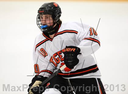 Thumbnail 3 in Glastonbury vs. Ridgefield (West Haven Christmas Tournament) photogallery.