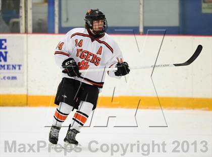 Thumbnail 2 in Glastonbury vs. Ridgefield (West Haven Christmas Tournament) photogallery.