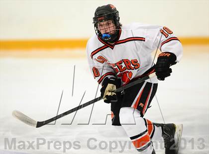 Thumbnail 1 in Glastonbury vs. Ridgefield (West Haven Christmas Tournament) photogallery.