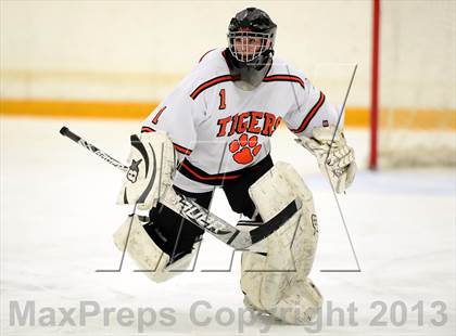 Thumbnail 3 in Glastonbury vs. Ridgefield (West Haven Christmas Tournament) photogallery.