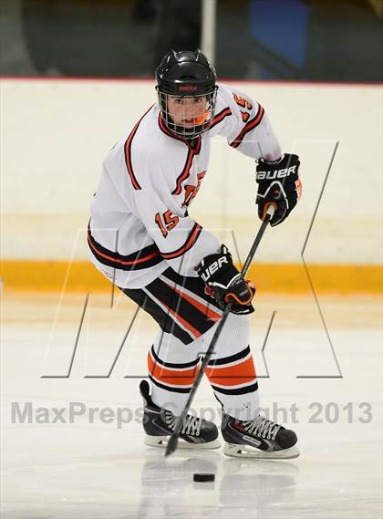 Thumbnail 3 in Glastonbury vs. Ridgefield (West Haven Christmas Tournament) photogallery.