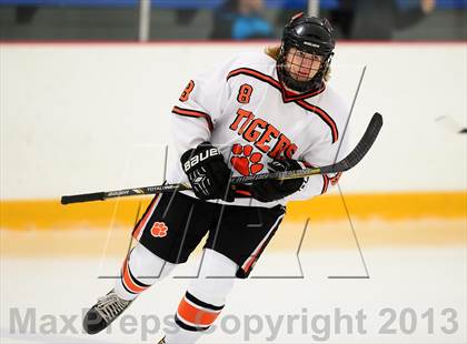 Thumbnail 2 in Glastonbury vs. Ridgefield (West Haven Christmas Tournament) photogallery.