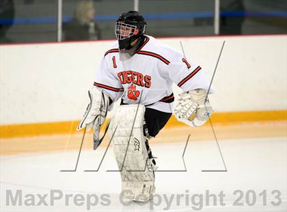 Thumbnail 2 in Glastonbury vs. Ridgefield (West Haven Christmas Tournament) photogallery.